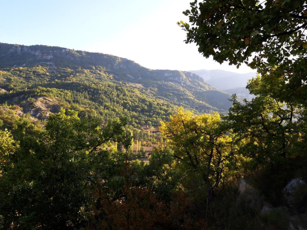 Gîtes Les Costoliers Châteauneuf-Miravail Extérieur photo