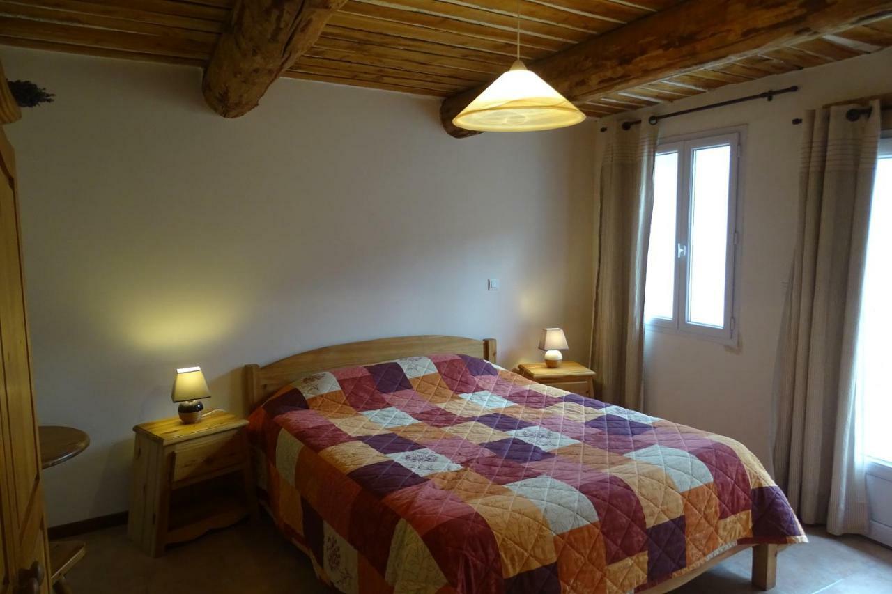 Gîtes Les Costoliers Châteauneuf-Miravail Extérieur photo