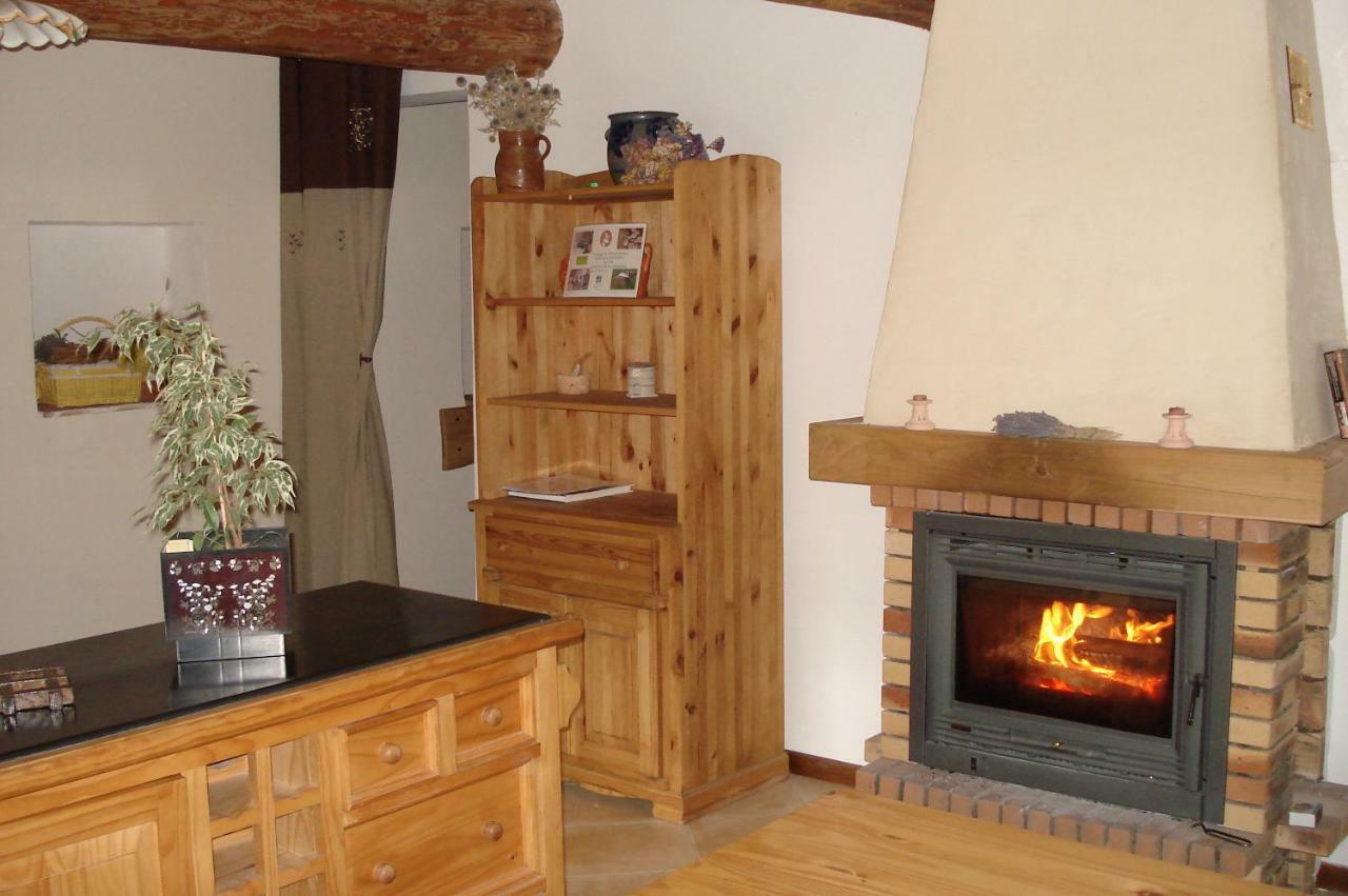 Gîtes Les Costoliers Châteauneuf-Miravail Extérieur photo