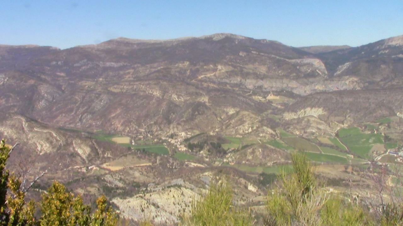 Gîtes Les Costoliers Châteauneuf-Miravail Extérieur photo